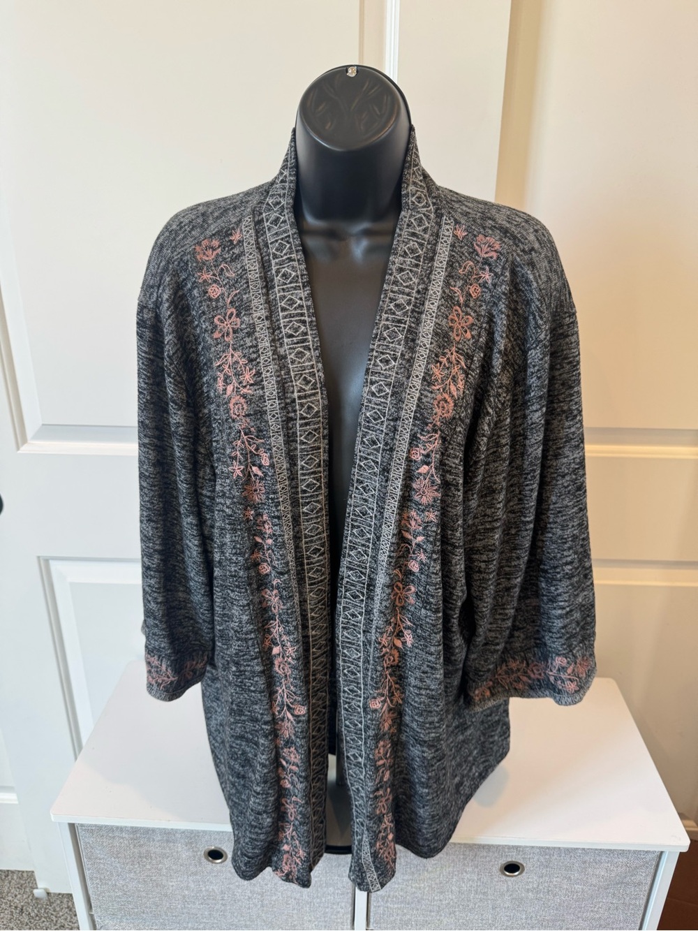 Knox Rose Charcoal Gray Open-Front Cardigan with Blush Embroidery